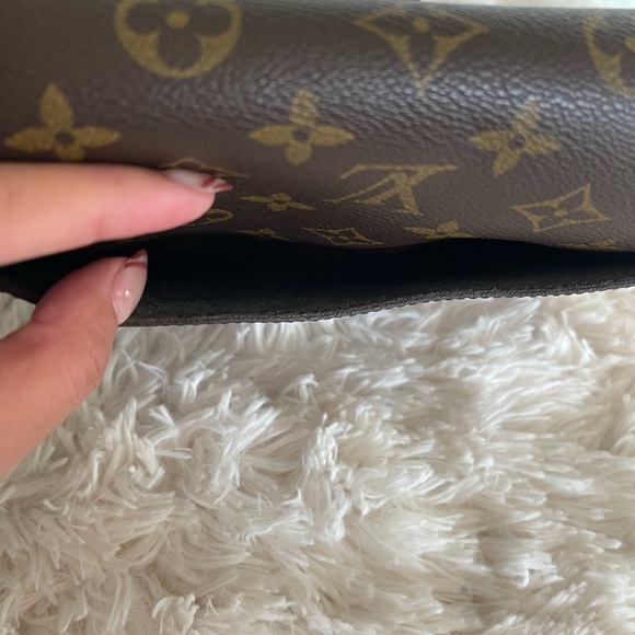 Louis Vuitton Sling Bag - Picture 7 of 7